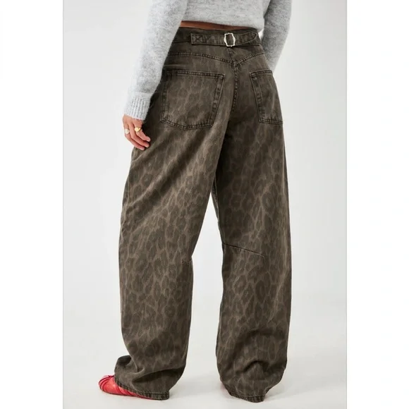 BDG Urban Outfitters Logan Printed Buckle Baggy Barrel Jeans. - Picture 2 of 8